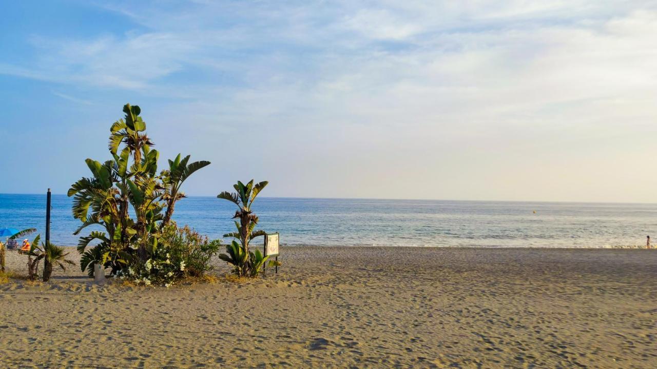 Laguna Beach Costasol - Alojamientos La Torre Torrox Exteriör bild